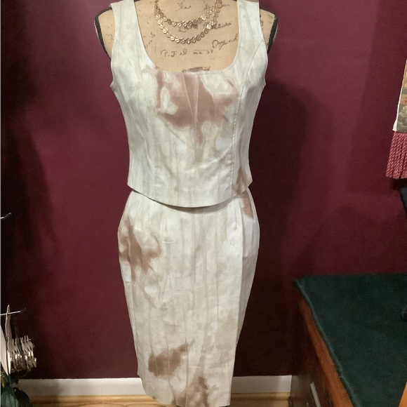 Lauren Taylor 4pc skirt suit with removable fur collar. - Picture 8 of 12